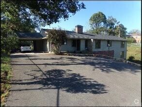 87 Apartments for Rent in Village Hill .